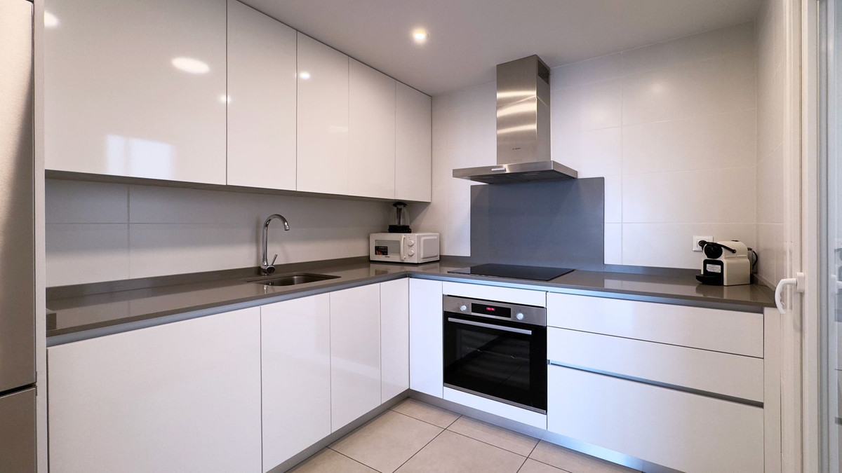 Se vende Apartamento Planta Media de 3 dormitorios en Costa Del Sol, Málaga, España