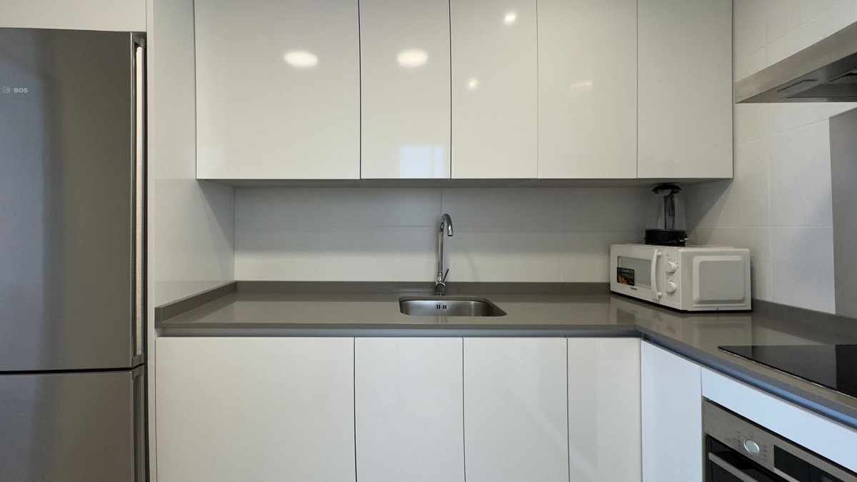 Se vende Apartamento Planta Media de 3 dormitorios en Costa Del Sol, Málaga, España