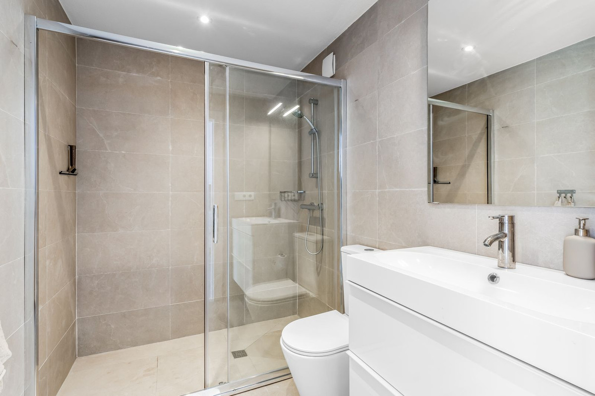 Se vende Apartamento en Planta Última de 2 dormitorios en Costa Blanca, Alicante, España