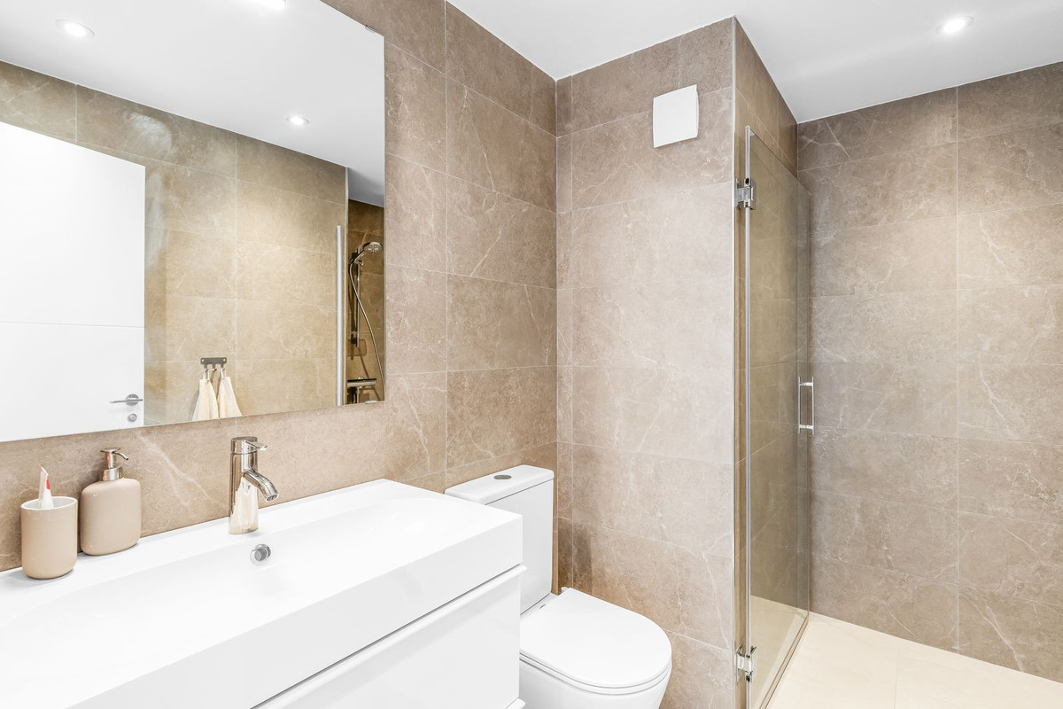 Se vende Apartamento en Planta Última de 2 dormitorios en Costa Blanca, Alicante, España