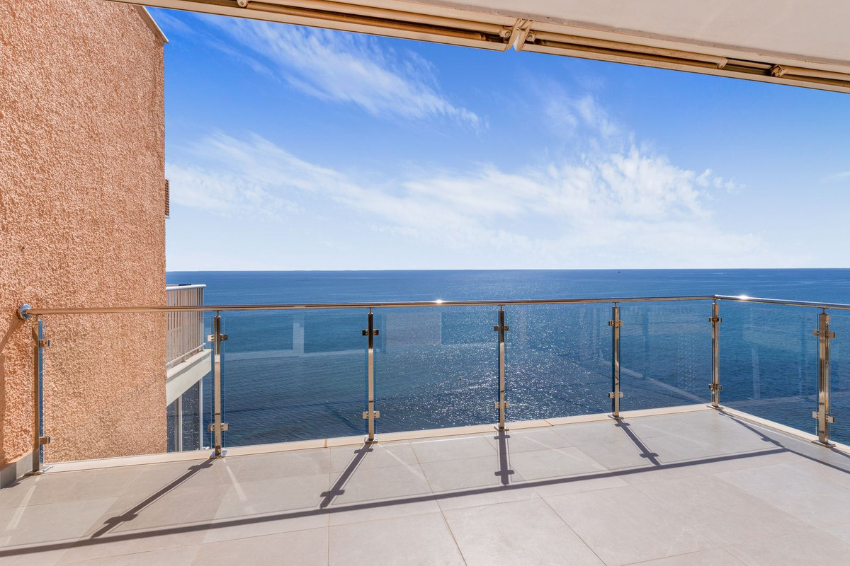 Se vende Apartamento en Planta Última de 2 dormitorios en Costa Blanca, Alicante, España