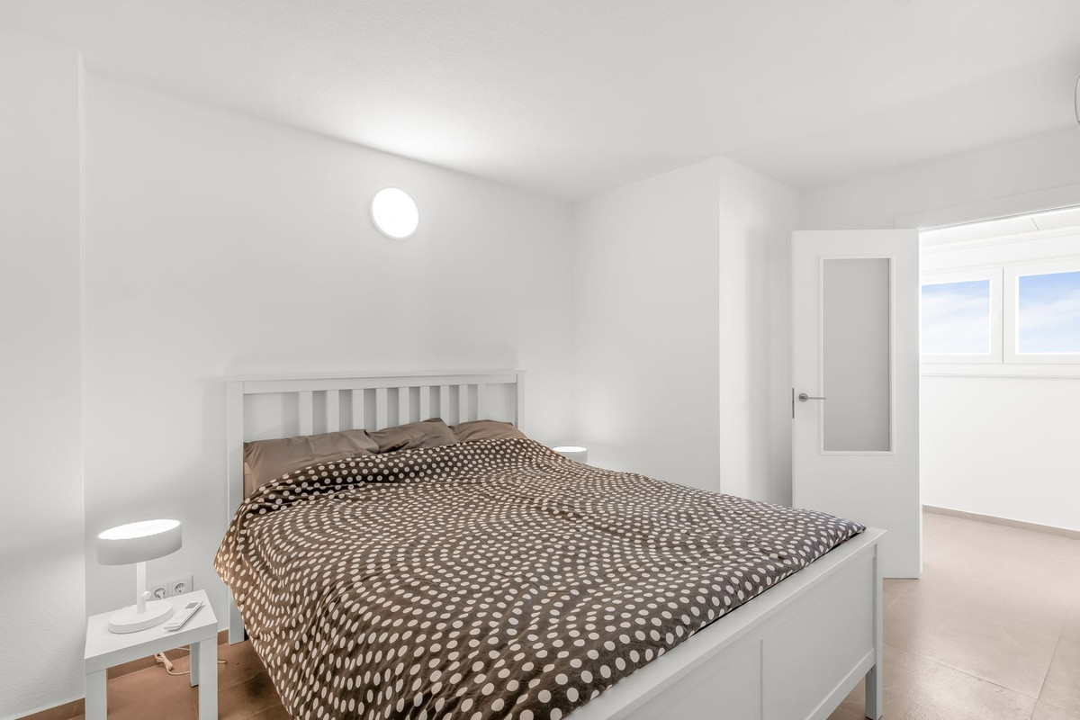 Se vende Apartamento en Planta Última de 2 dormitorios en Costa Blanca, Alicante, España
