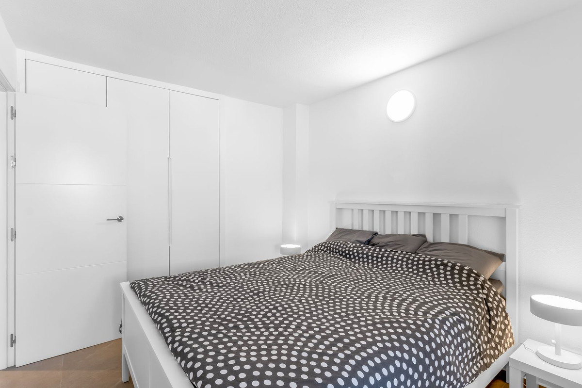 Se vende Apartamento en Planta Última de 2 dormitorios en Costa Blanca, Alicante, España