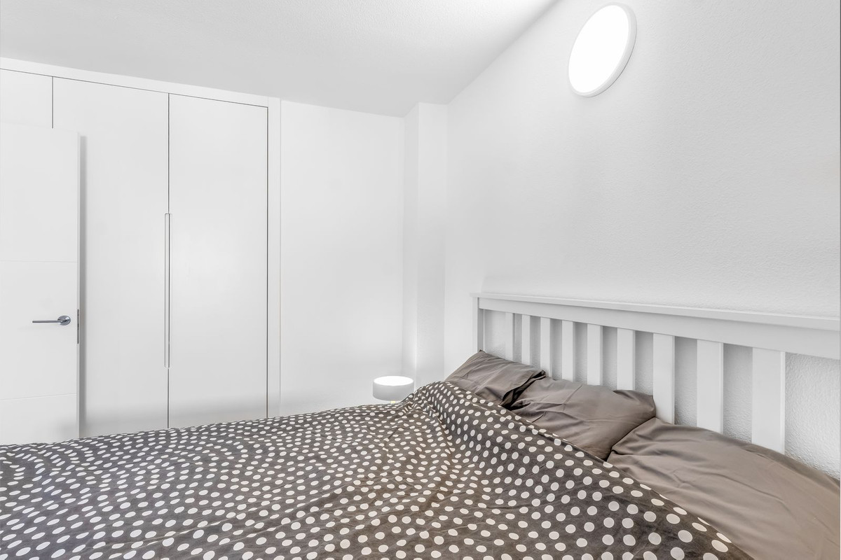 Se vende Apartamento en Planta Última de 2 dormitorios en Costa Blanca, Alicante, España