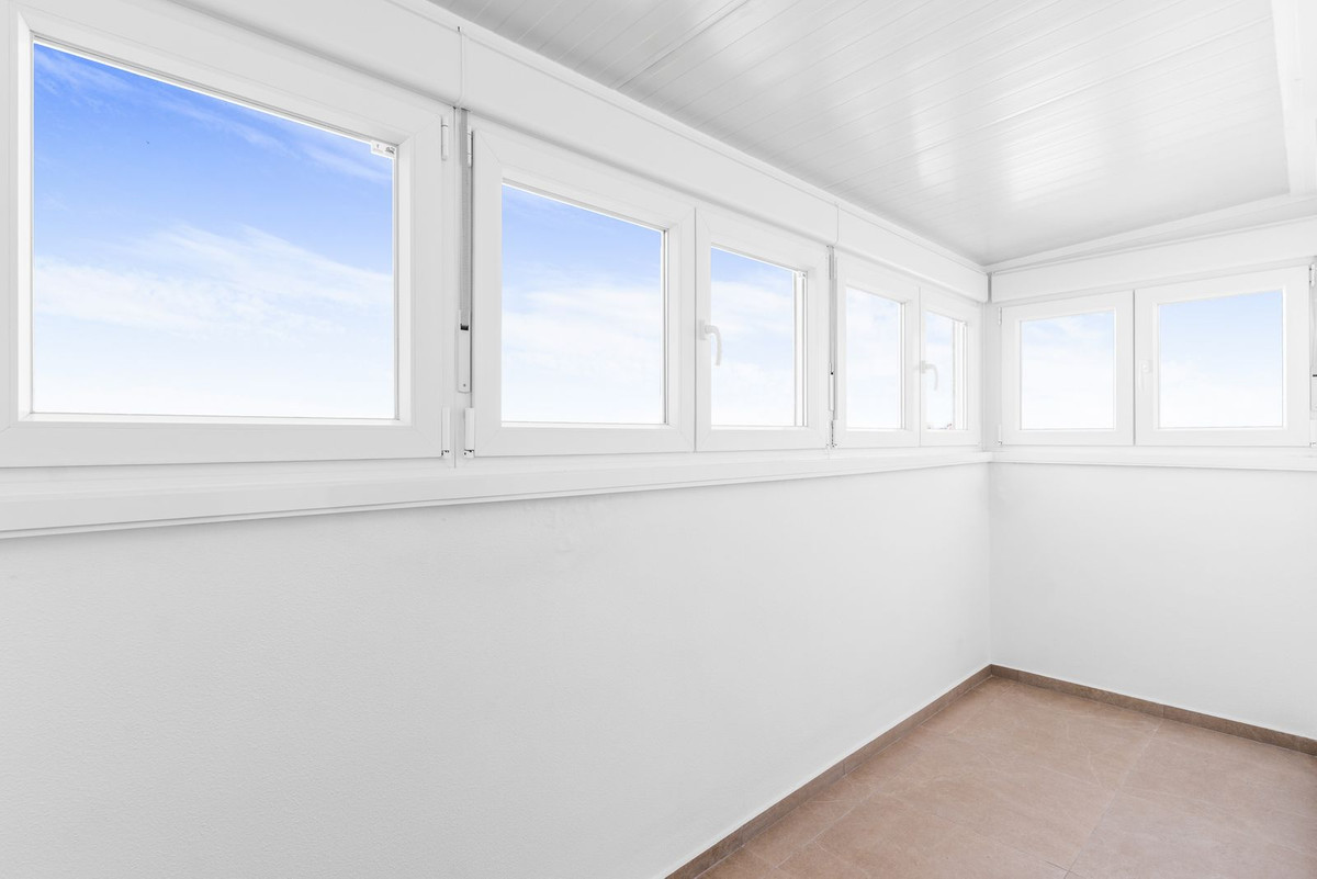 Se vende Apartamento en Planta Última de 2 dormitorios en Costa Blanca, Alicante, España