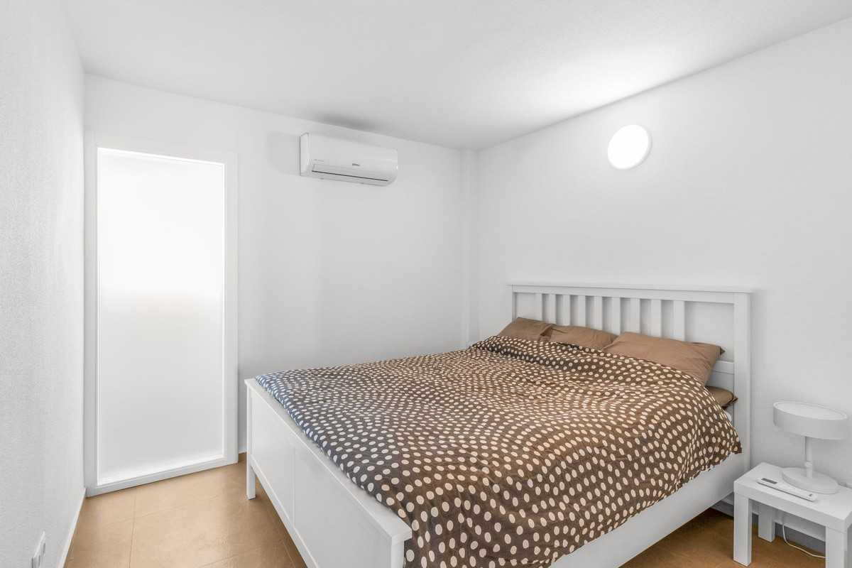 Se vende Apartamento en Planta Última de 2 dormitorios en Costa Blanca, Alicante, España