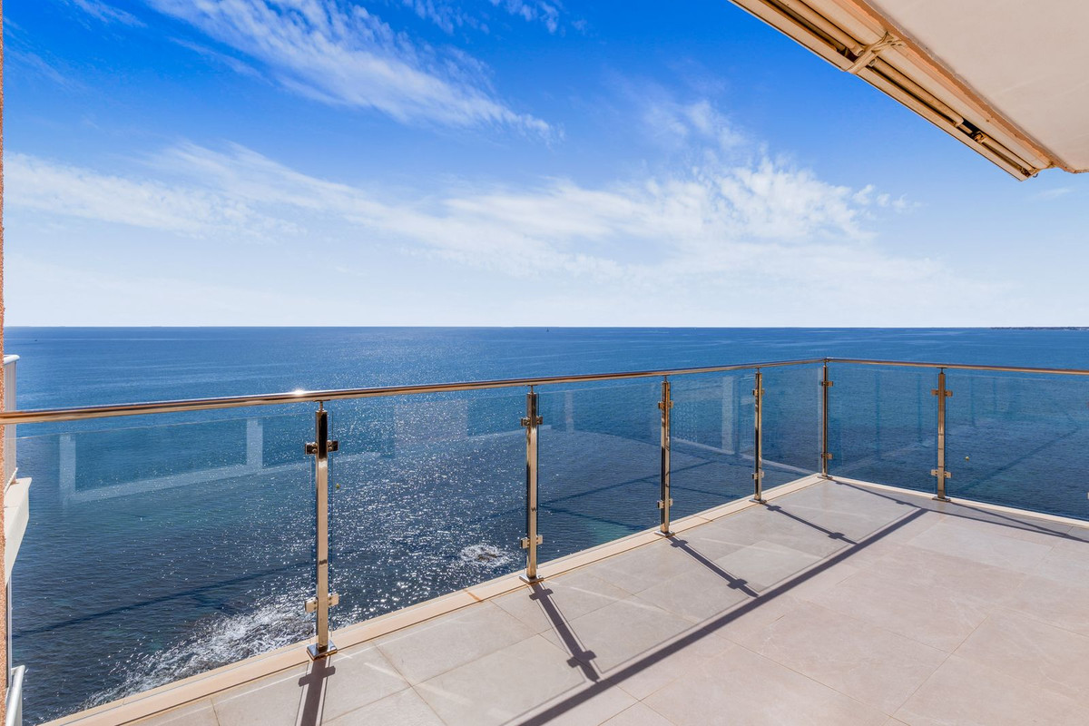Se vende Apartamento en Planta Última de 2 dormitorios en Costa Blanca, Alicante, España