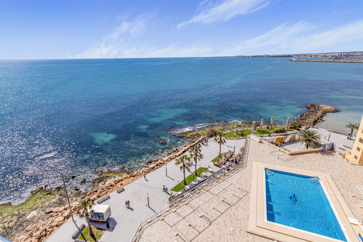 Se vende Apartamento en Planta Última de 2 dormitorios en Costa Blanca, Alicante, España