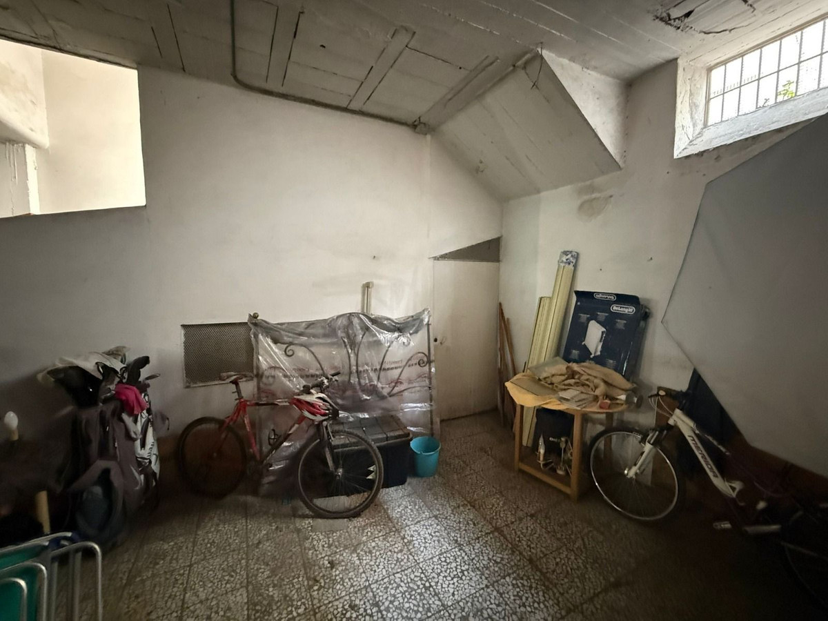 Se vende Garaje de 1 dormitorios en Costa Del Sol, Málaga, España
