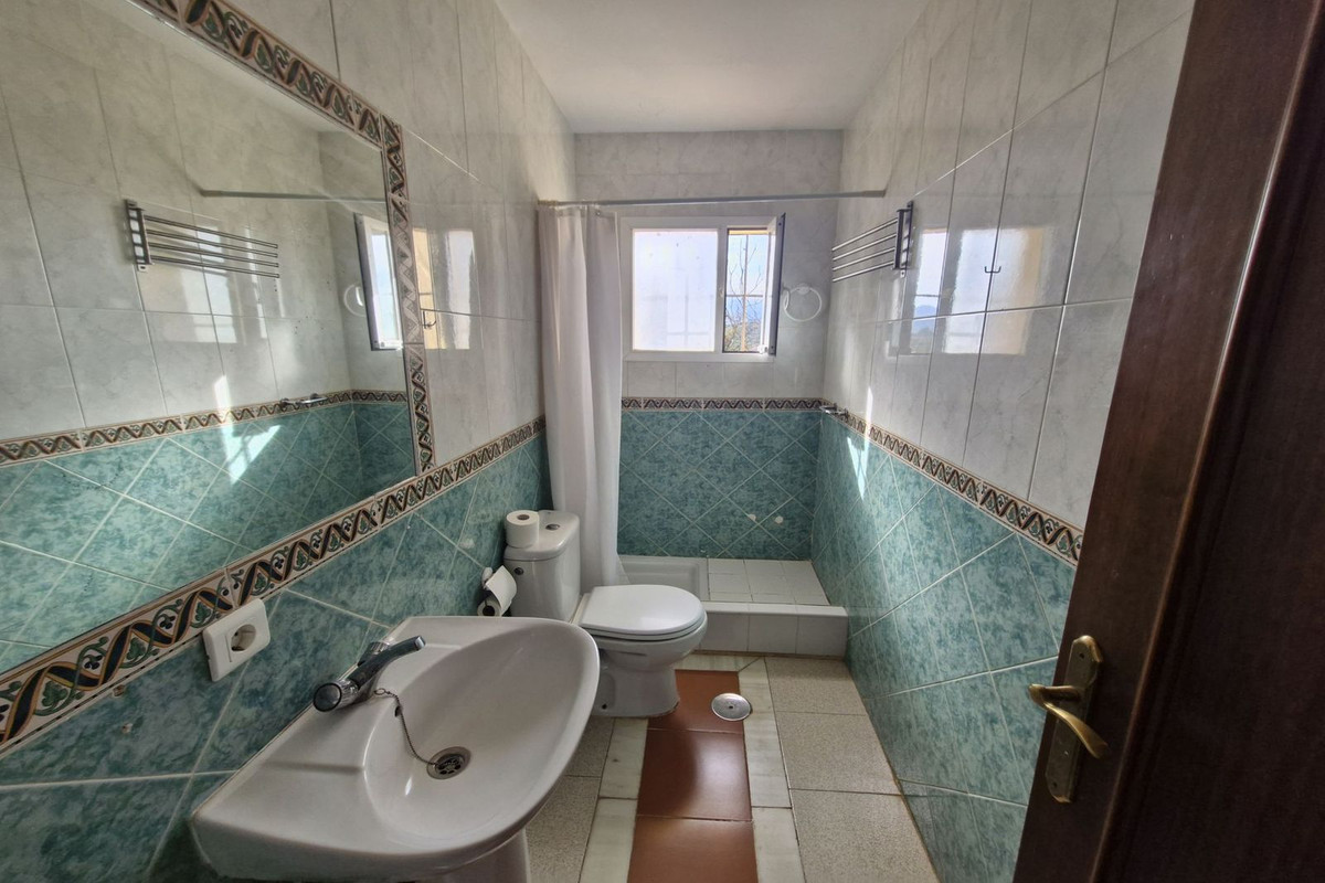 3 Bed Townhouse for sale in Coín Costa Del Sol, Málaga, Spain