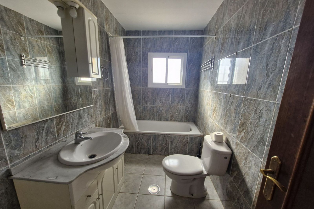 3 Bed Townhouse for sale in Coín Costa Del Sol, Málaga, Spain
