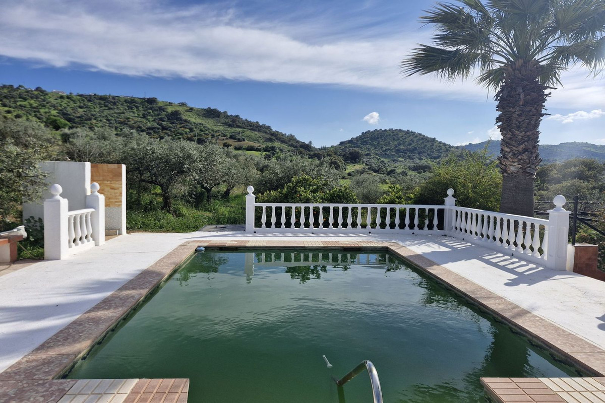 3 Bed Townhouse for sale in Coín Costa Del Sol, Málaga, Spain
