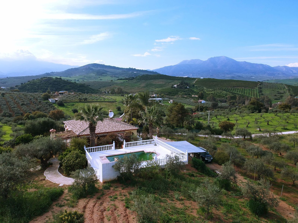 3 Bed Townhouse for sale in Coín Costa Del Sol, Málaga, Spain