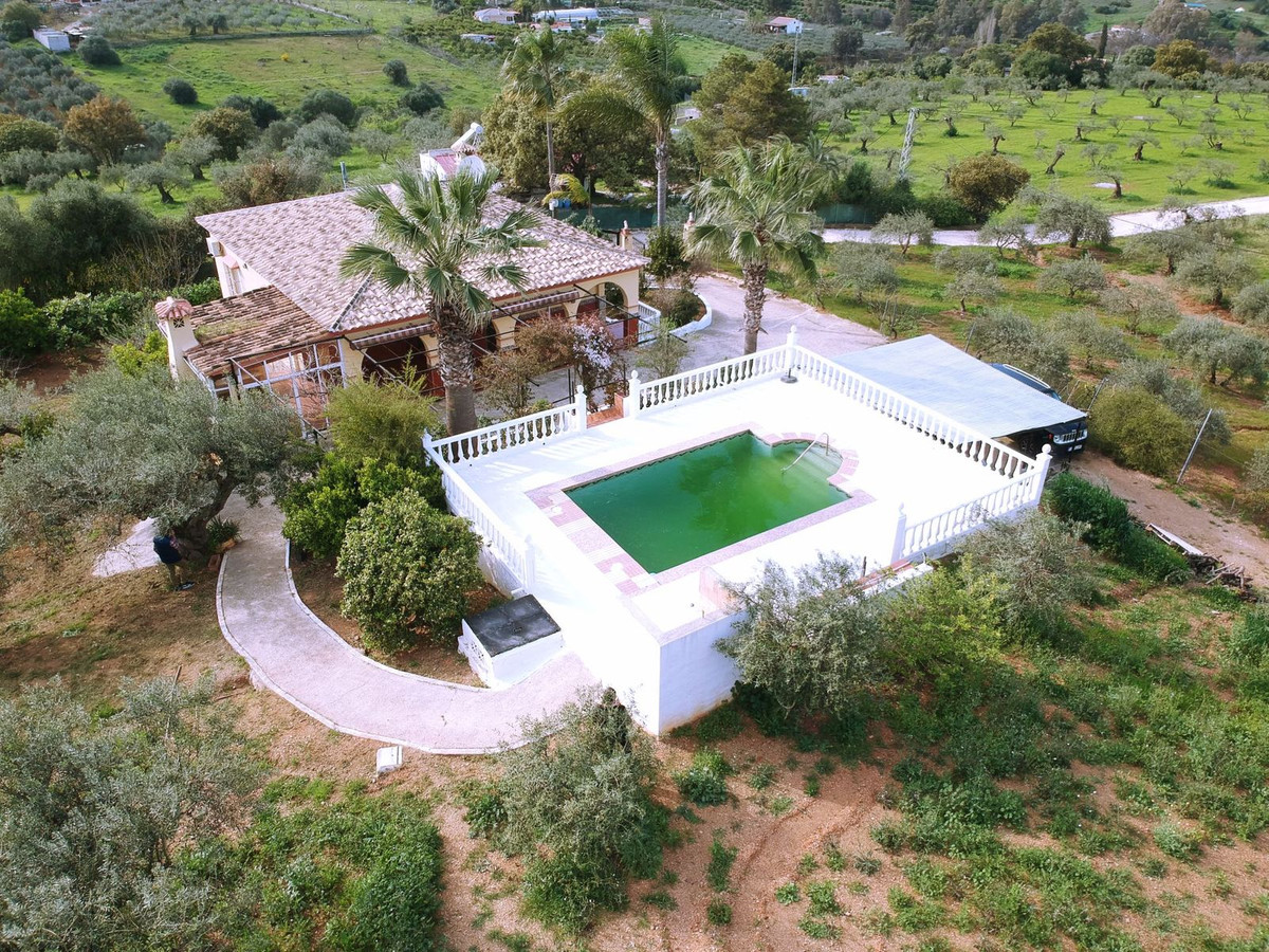3 Bed Townhouse for sale in Coín Costa Del Sol, Málaga, Spain