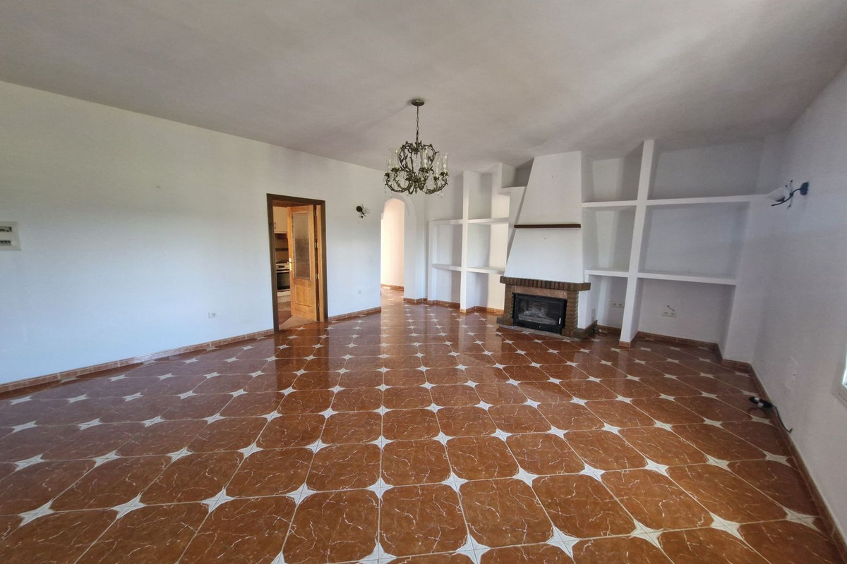 3 Bed Townhouse for sale in Coín Costa Del Sol, Málaga, Spain