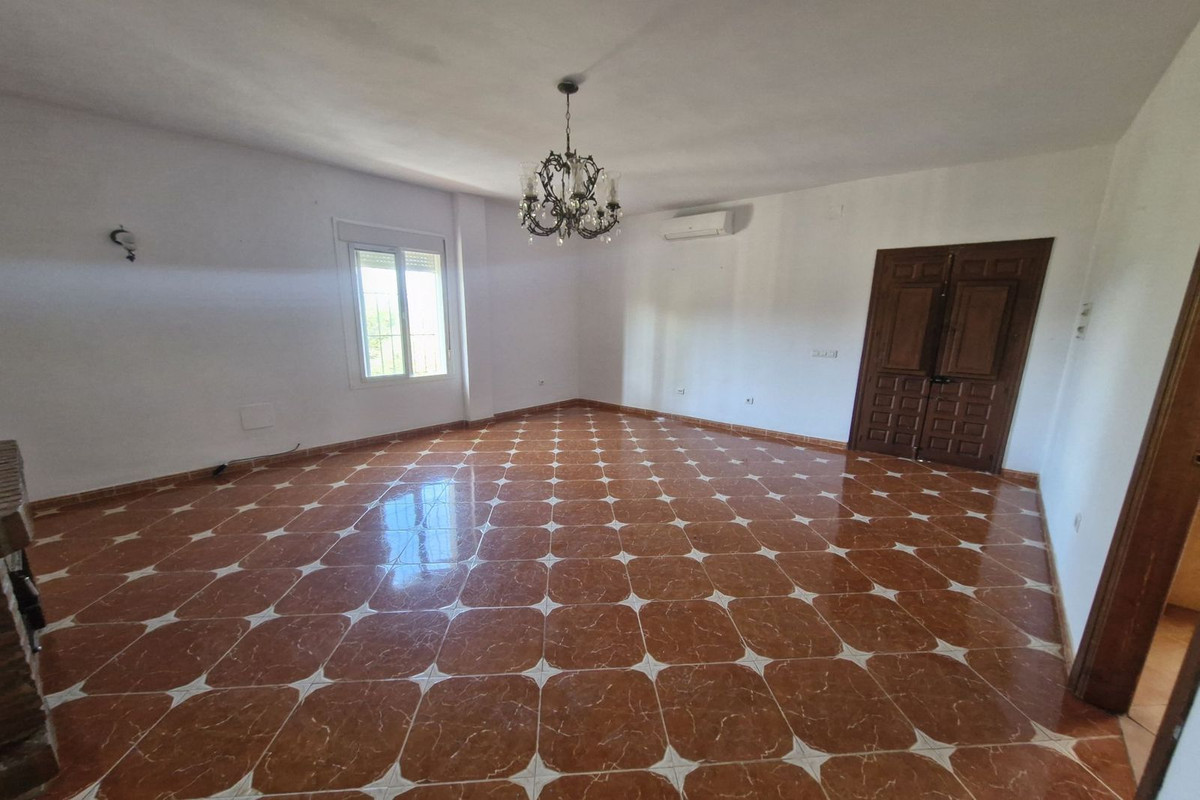 3 Bed Townhouse for sale in Coín Costa Del Sol, Málaga, Spain