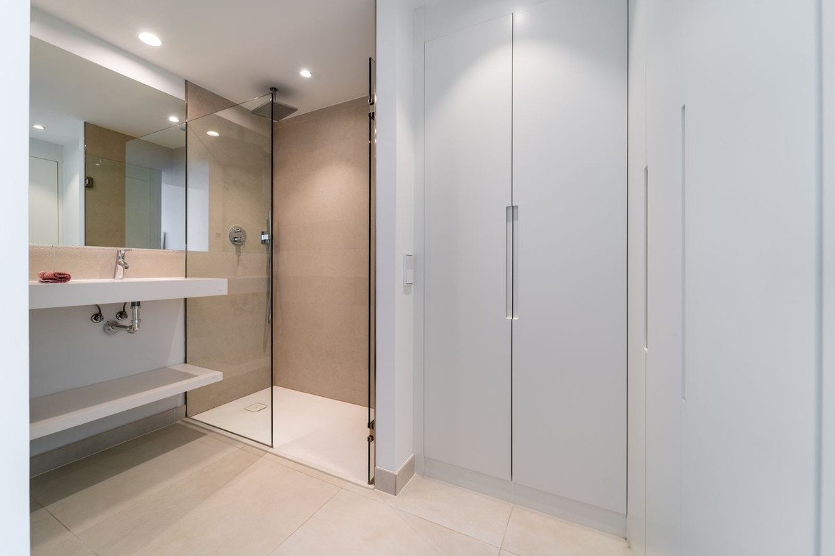 2 Bed Apartment for sale in Fuengirola Costa Del Sol, Málaga, Spain