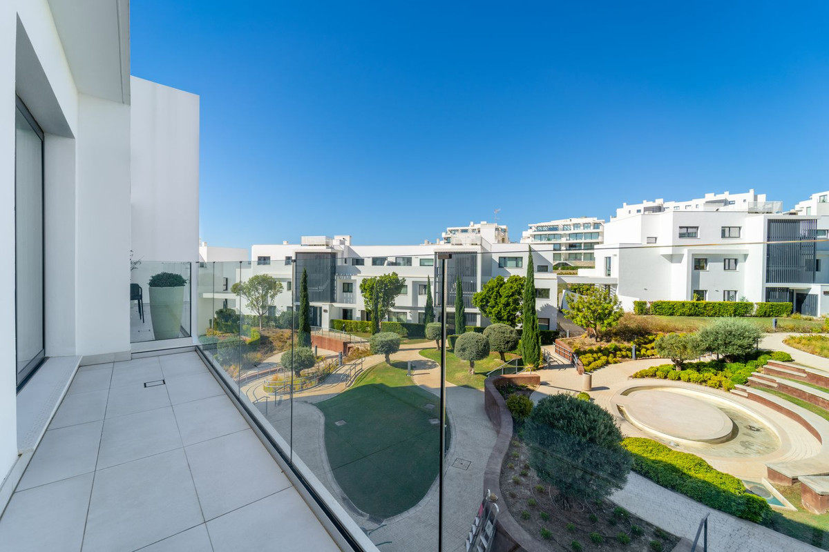 2 Bed Apartment for sale in Fuengirola Costa Del Sol, Málaga, Spain