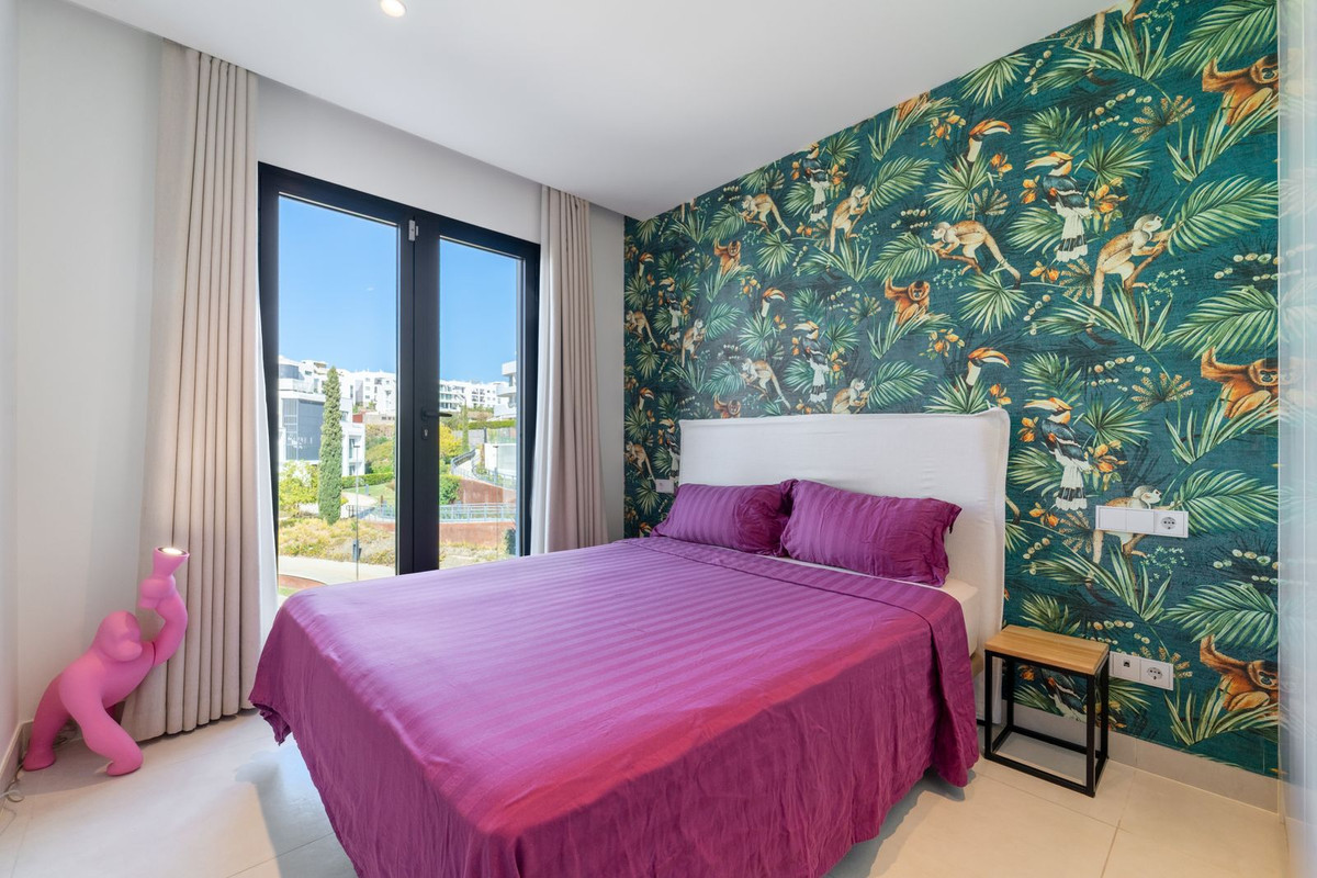 2 Bed Apartment for sale in Fuengirola Costa Del Sol, Málaga, Spain