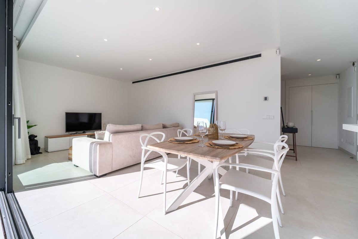 2 Bed Apartment for sale in Fuengirola Costa Del Sol, Málaga, Spain