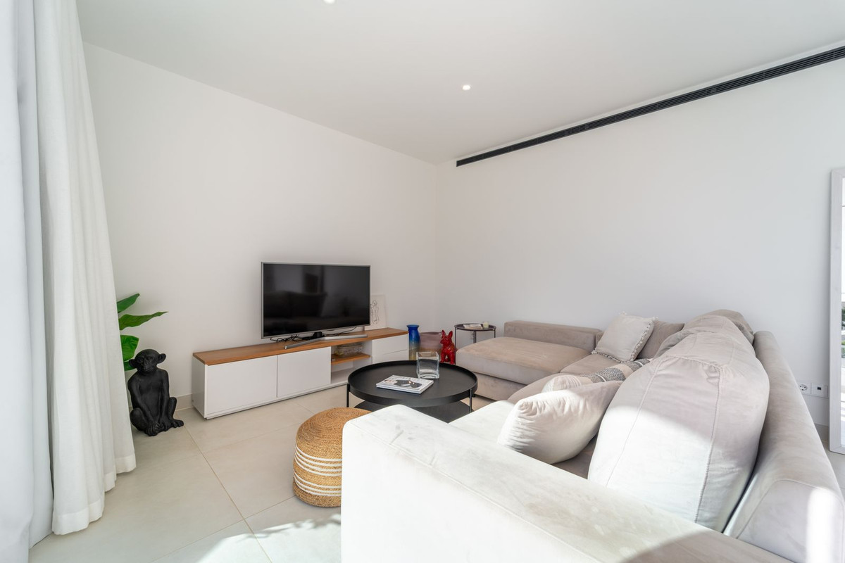 2 Bed Apartment for sale in Fuengirola Costa Del Sol, Málaga, Spain