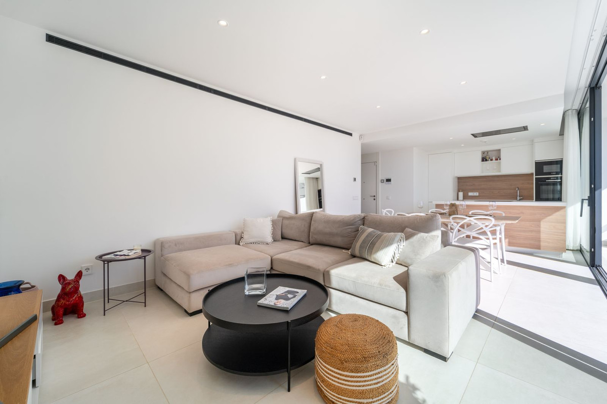2 Bed Apartment for sale in Fuengirola Costa Del Sol, Málaga, Spain