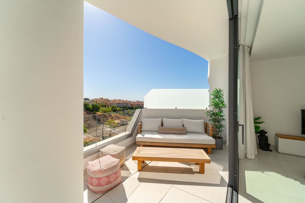 2 Bed Apartment for sale in Fuengirola Costa Del Sol, Málaga, Spain