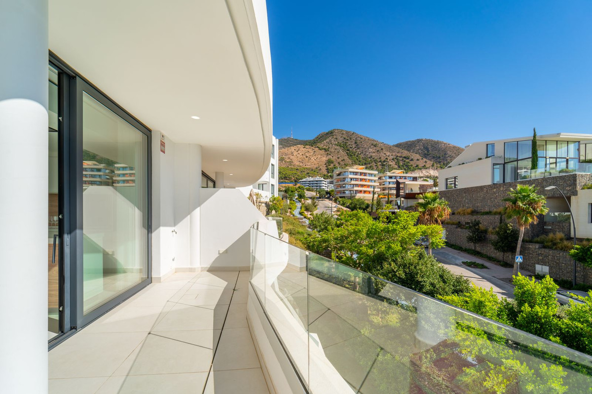 2 Bed Apartment for sale in Fuengirola Costa Del Sol, Málaga, Spain