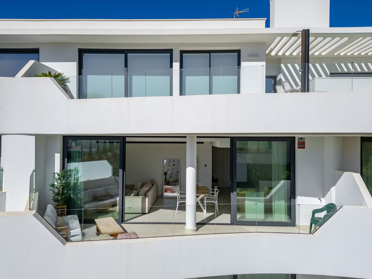 2 Bed Apartment for sale in Fuengirola Costa Del Sol, Málaga, Spain