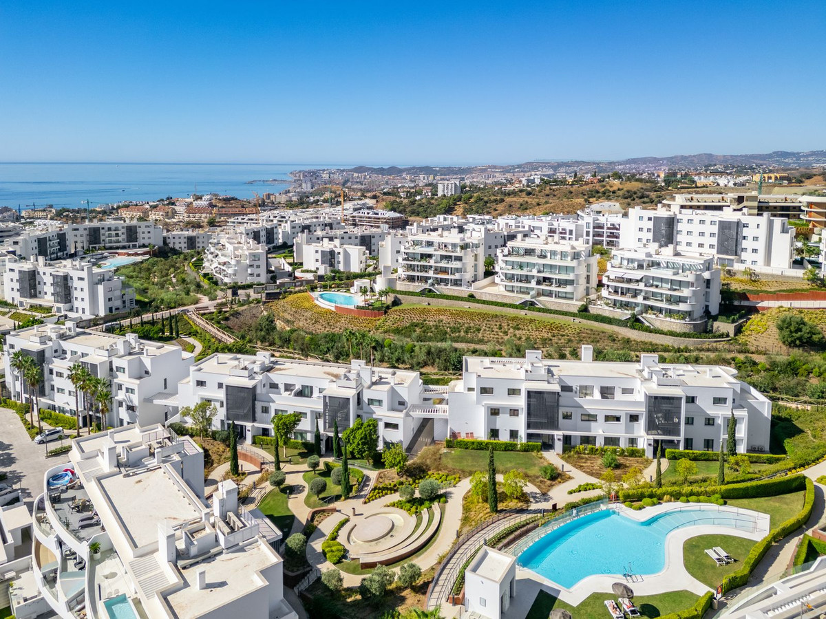 2 Bed Apartment for sale in Fuengirola Costa Del Sol, Málaga, Spain