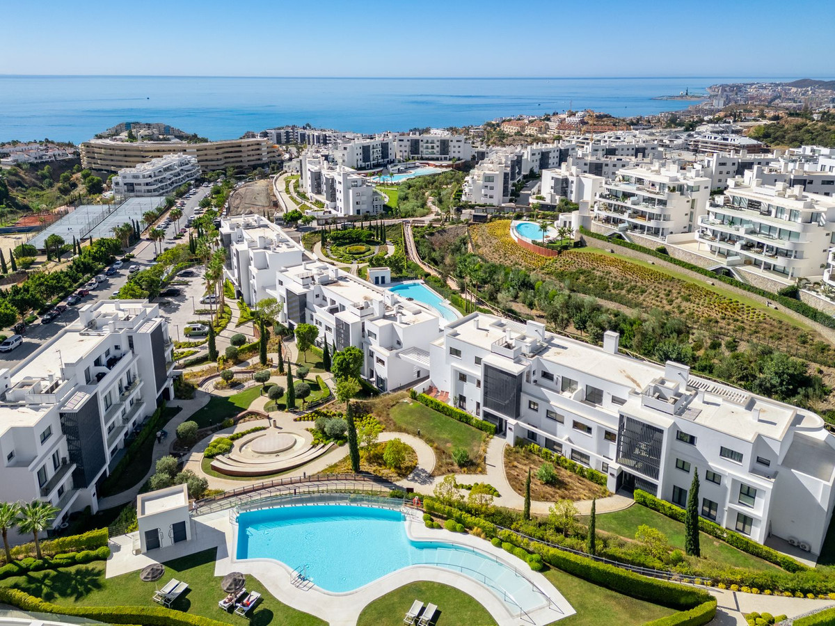 2 Bed Apartment for sale in Fuengirola Costa Del Sol, Málaga, Spain