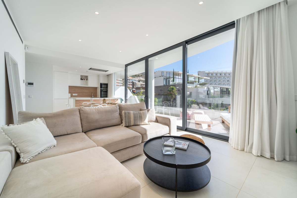 2 Bed Apartment for sale in Fuengirola Costa Del Sol, Málaga, Spain
