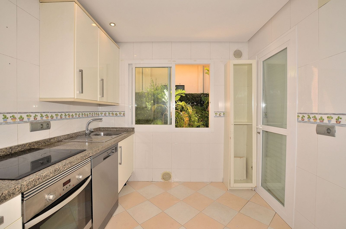 Se vende Apartamento Planta Media de 3 dormitorios en Costa Del Sol, Málaga, España