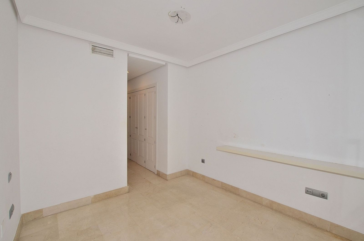 Se vende Apartamento Planta Media de 3 dormitorios en Costa Del Sol, Málaga, España