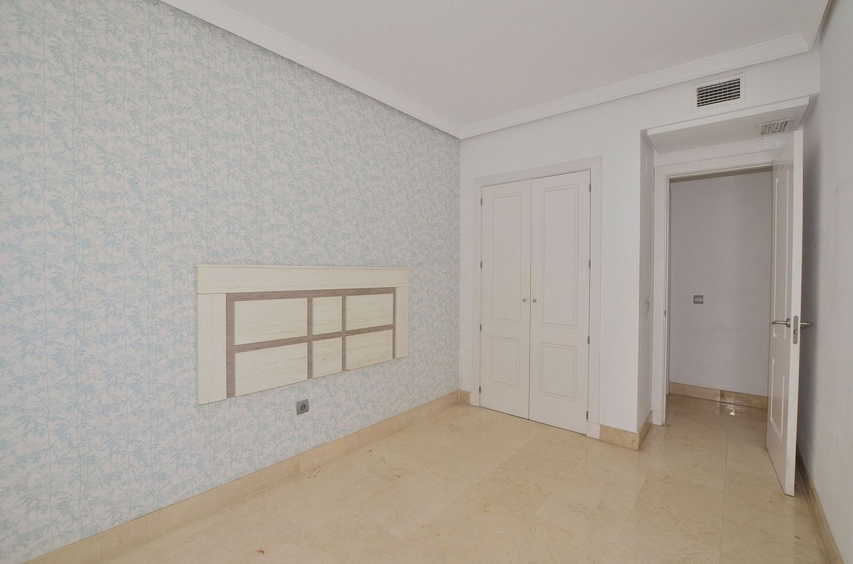 Se vende Apartamento Planta Media de 3 dormitorios en Costa Del Sol, Málaga, España