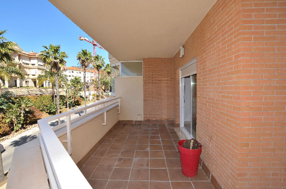 Se vende Apartamento Planta Media de 3 dormitorios en Costa Del Sol, Málaga, España