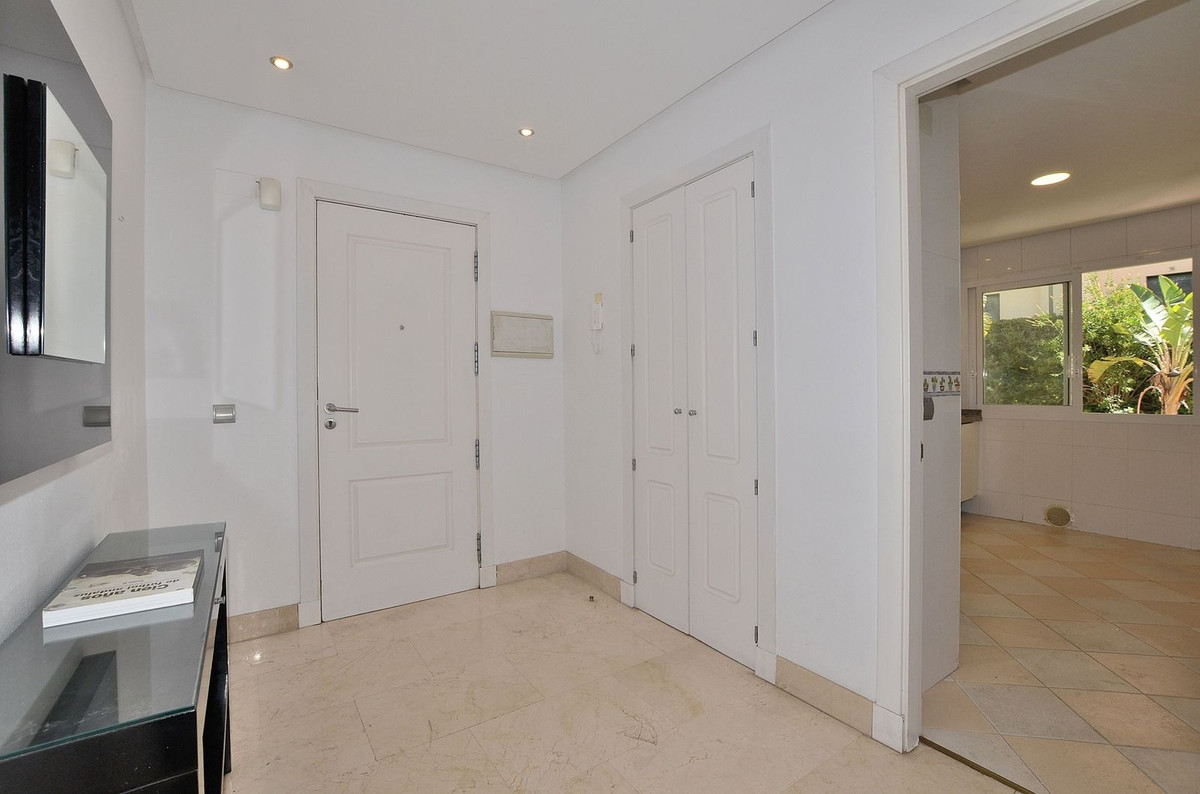 Se vende Apartamento Planta Media de 3 dormitorios en Costa Del Sol, Málaga, España