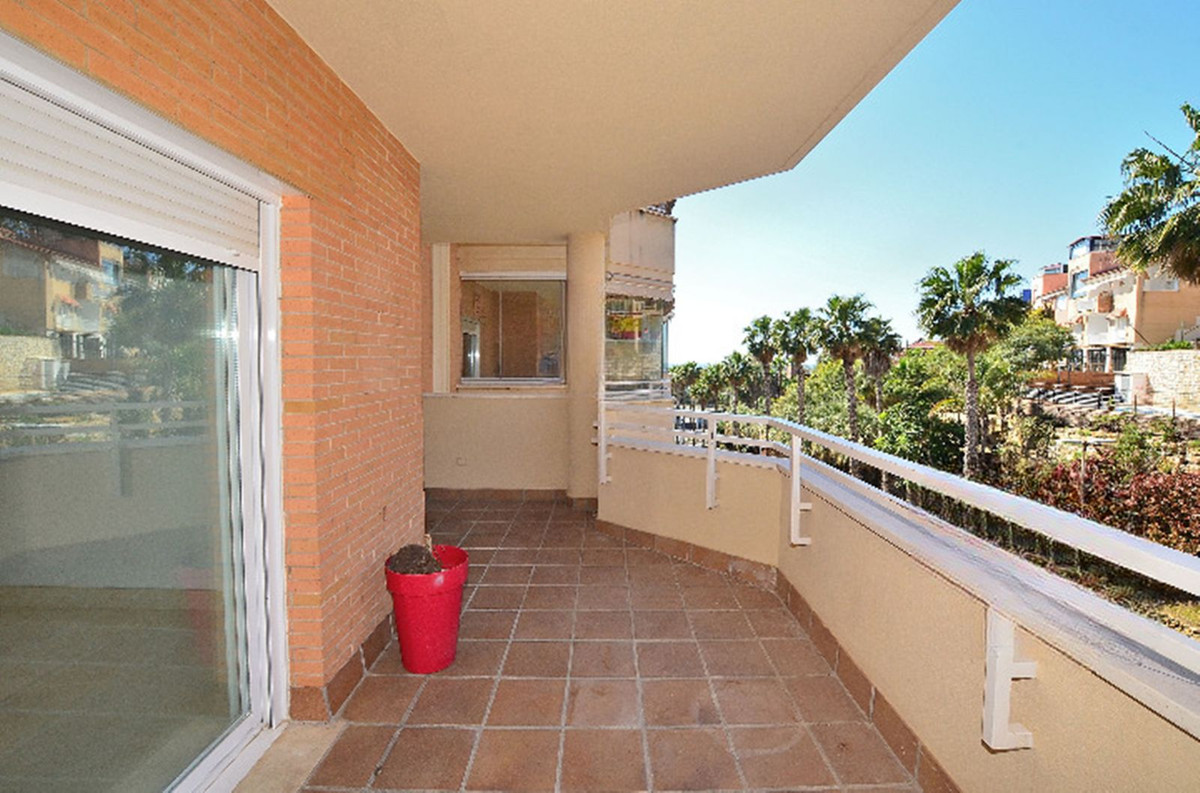 Se vende Apartamento Planta Media de 3 dormitorios en Costa Del Sol, Málaga, España