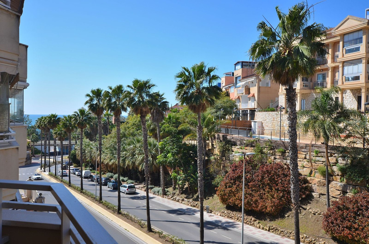 Se vende Apartamento Planta Media de 3 dormitorios en Costa Del Sol, Málaga, España