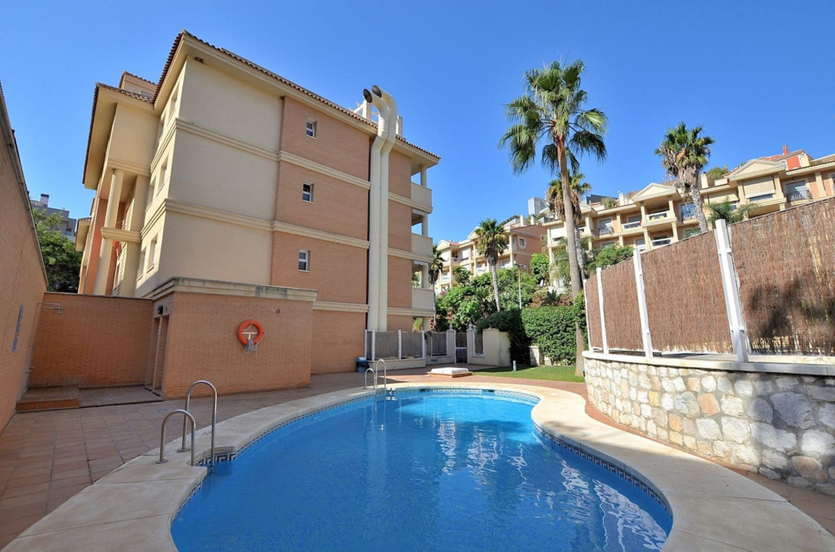 Se vende Apartamento Planta Media de 3 dormitorios en Costa Del Sol, Málaga, España