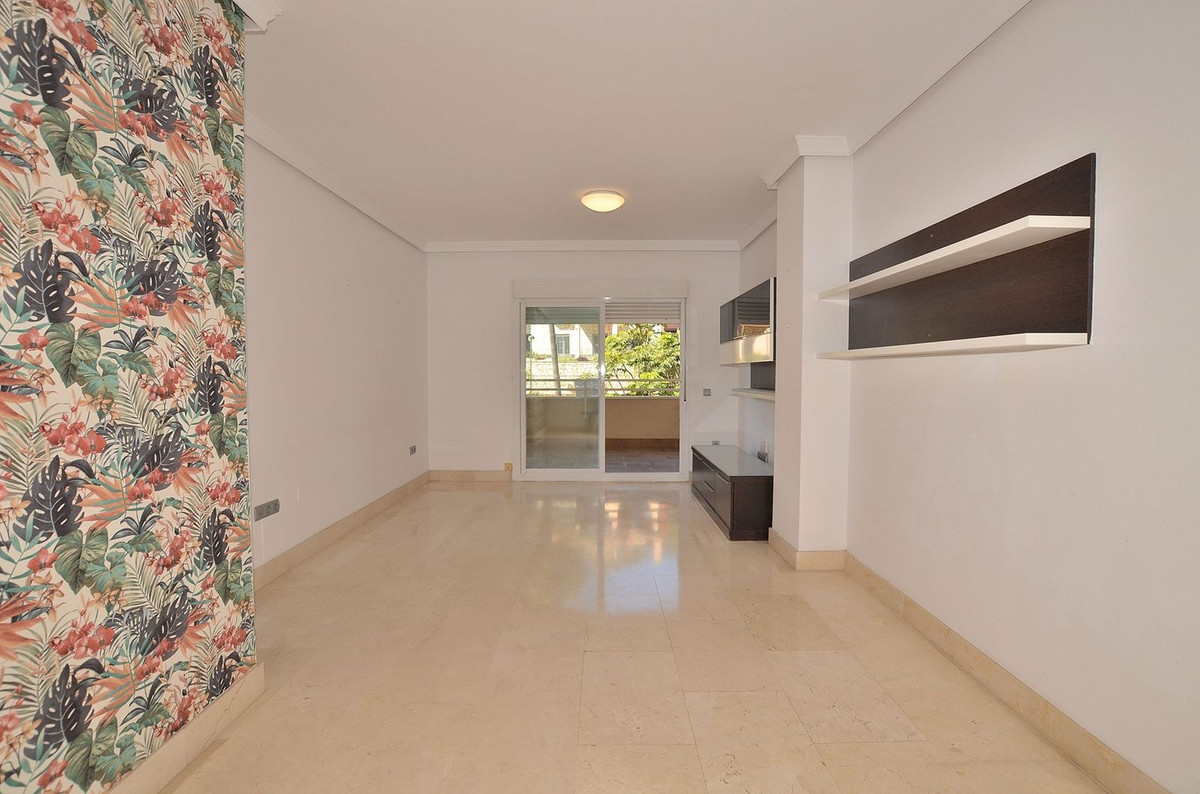 Se vende Apartamento Planta Media de 3 dormitorios en Costa Del Sol, Málaga, España