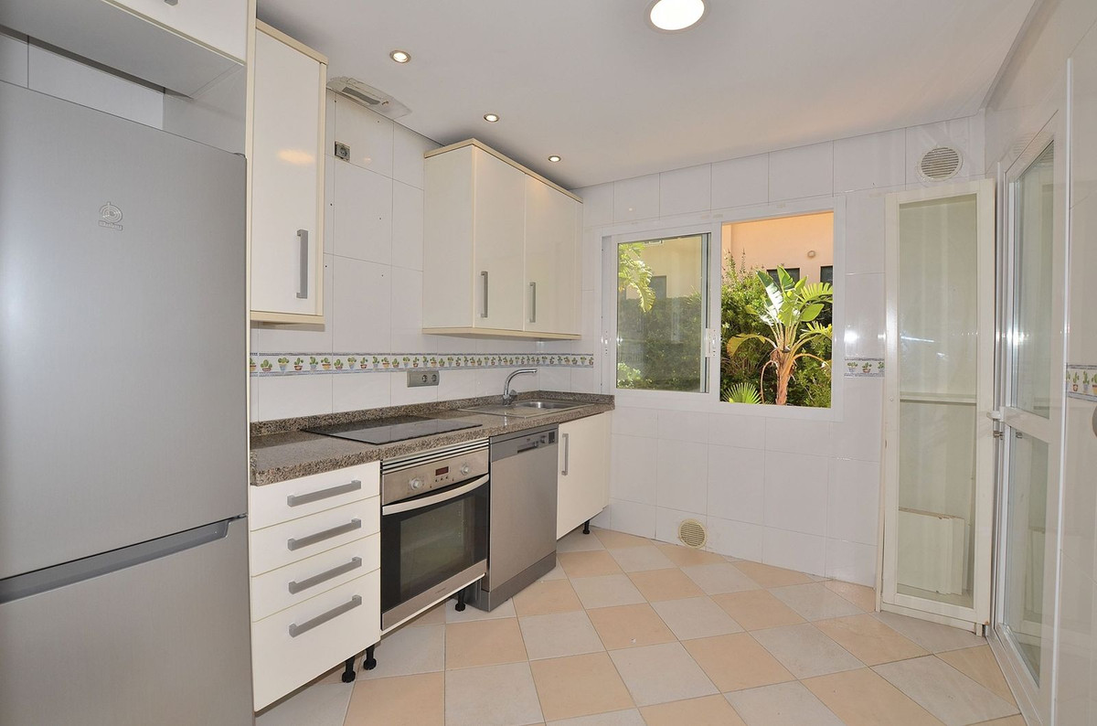 Se vende Apartamento Planta Media de 3 dormitorios en Costa Del Sol, Málaga, España