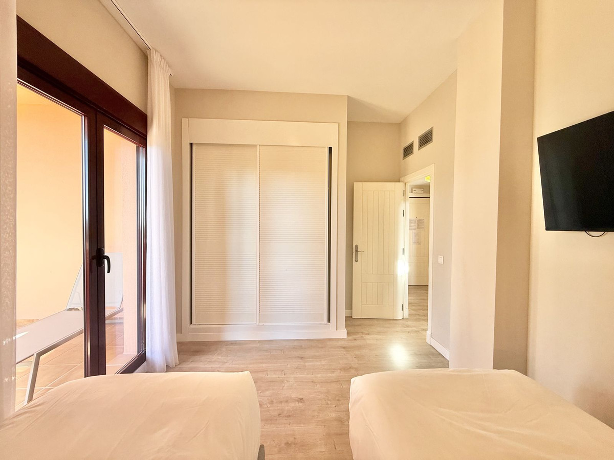3 Bed Apartment for sale in Benahavís Costa Del Sol, Málaga, Spain