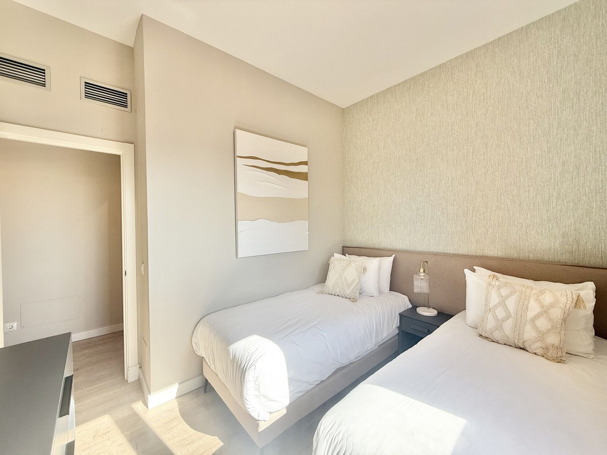 3 Bed Apartment for sale in Benahavís Costa Del Sol, Málaga, Spain