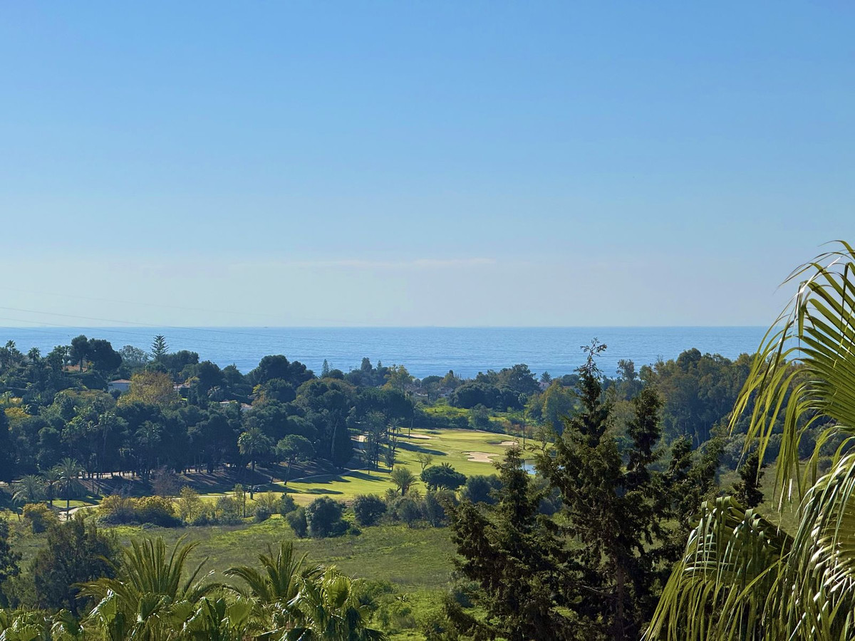 3 Bed Apartment for sale in Benahavís Costa Del Sol, Málaga, Spain