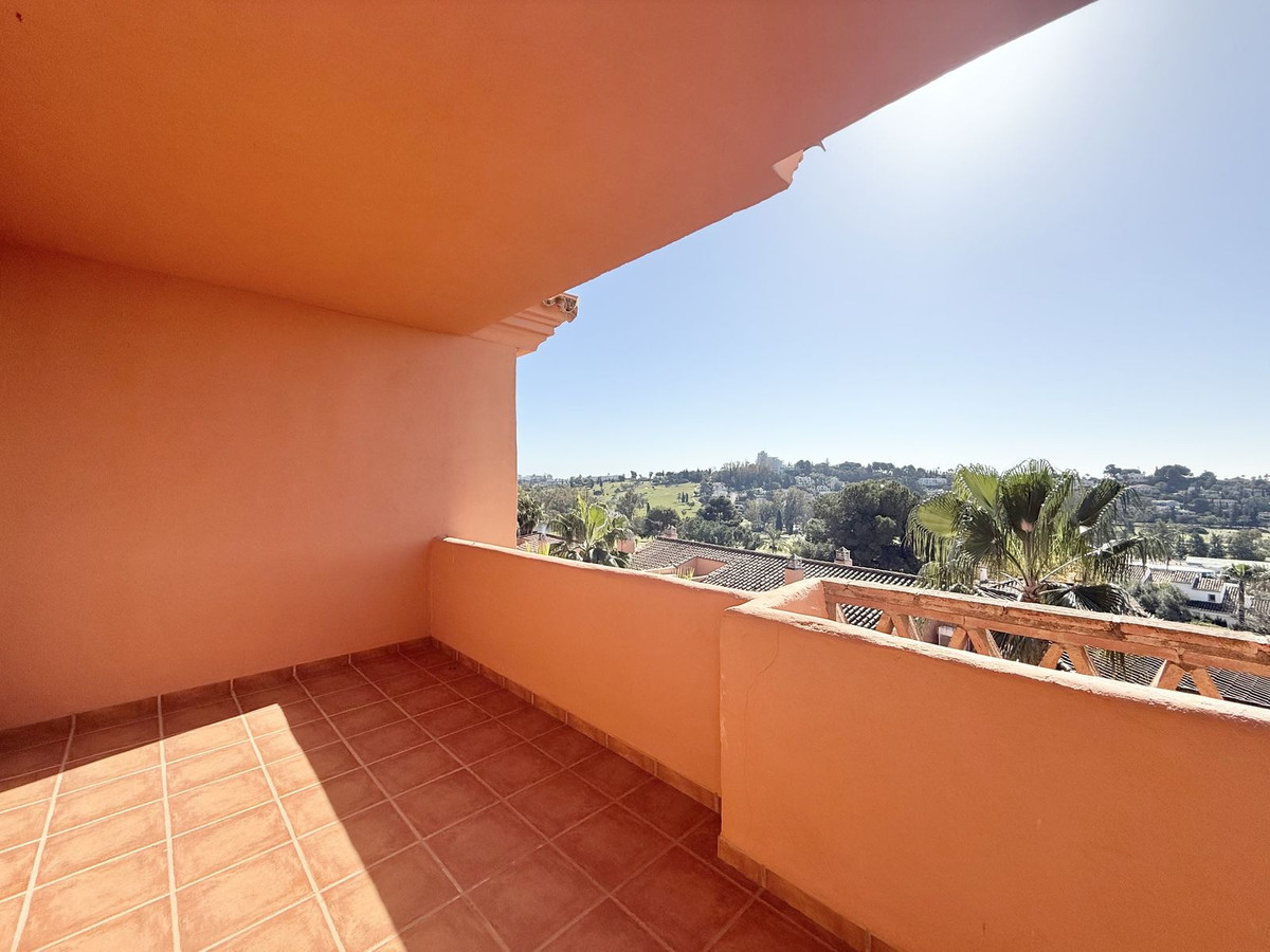 3 Bed Apartment for sale in Benahavís Costa Del Sol, Málaga, Spain