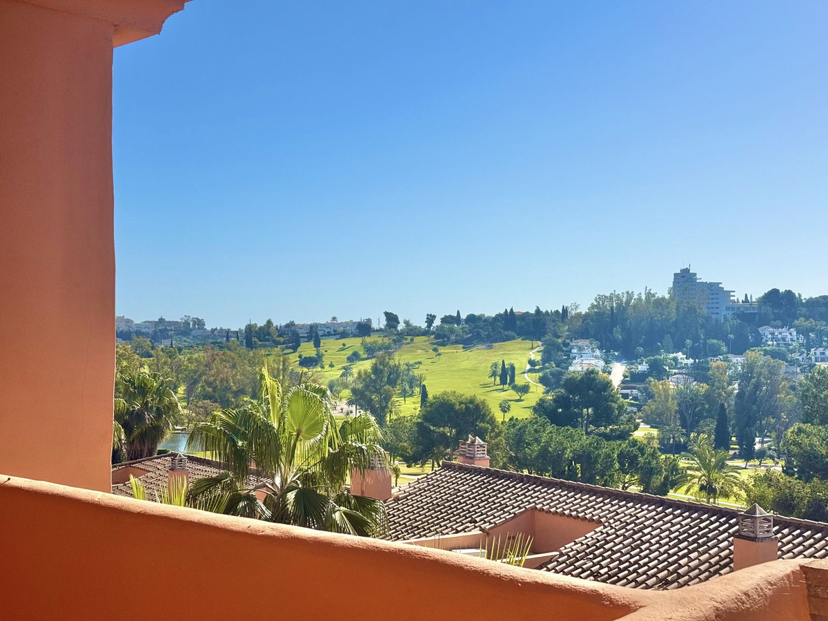3 Bed Apartment for sale in Benahavís Costa Del Sol, Málaga, Spain