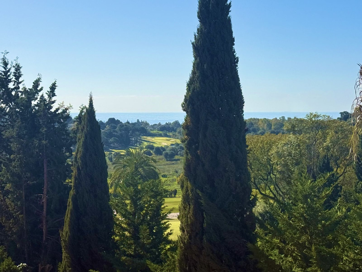 3 Bed Apartment for sale in Benahavís Costa Del Sol, Málaga, Spain