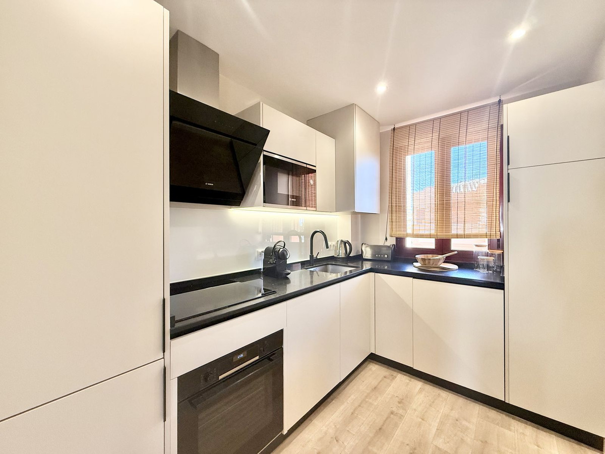 3 Bed Apartment for sale in Benahavís Costa Del Sol, Málaga, Spain