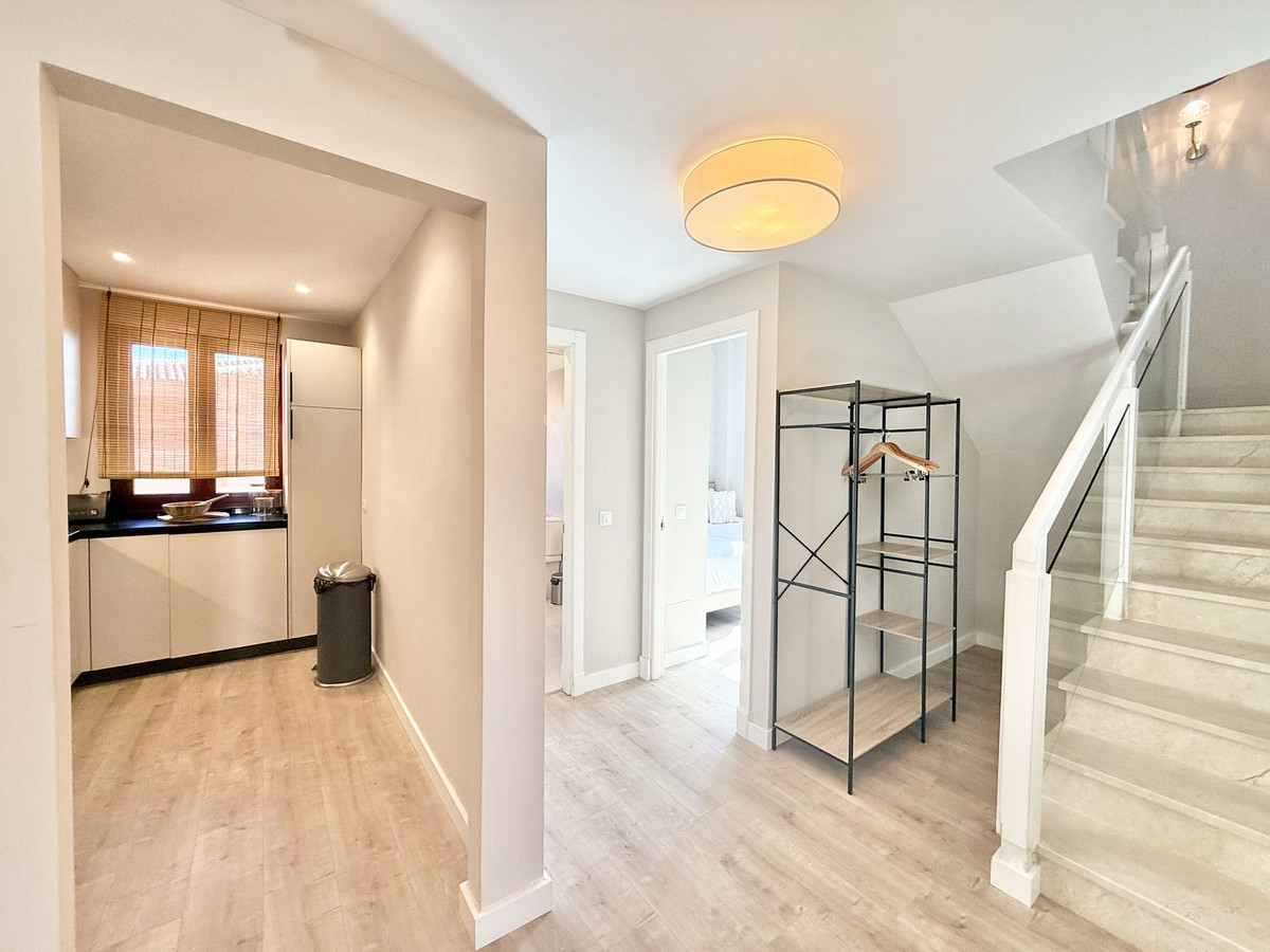3 Bed Apartment for sale in Benahavís Costa Del Sol, Málaga, Spain